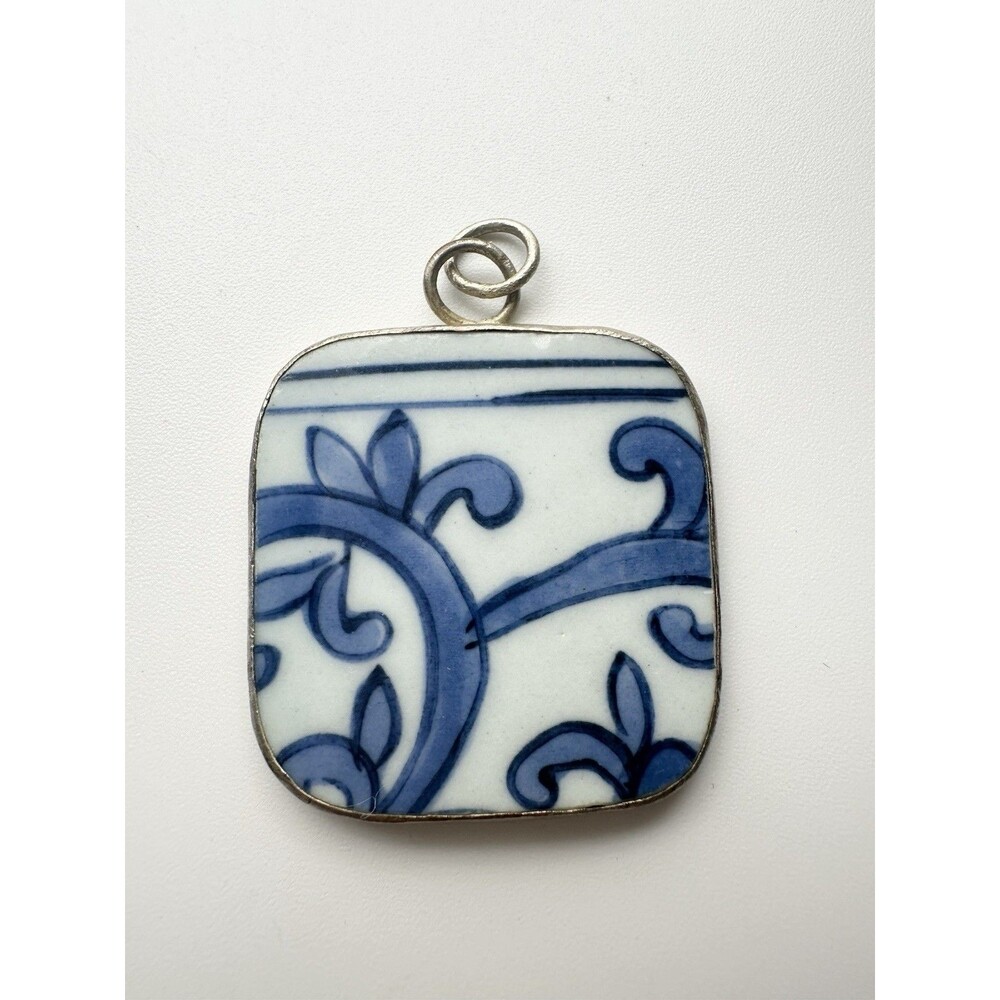 Vintage Chinese Export Porcelain Pendant Blue and White Flower